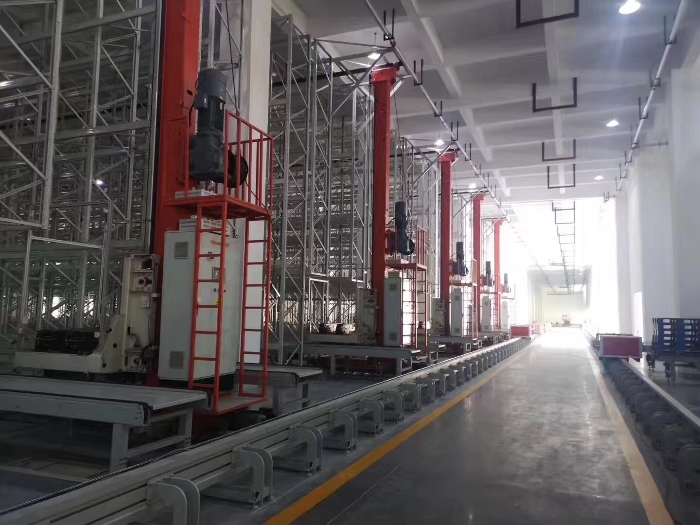 Manufacturer Supply Medium Duty Steel ASRS Warehouse Robot Storage Retrieval Picking System with Adjustable Stacking Crane