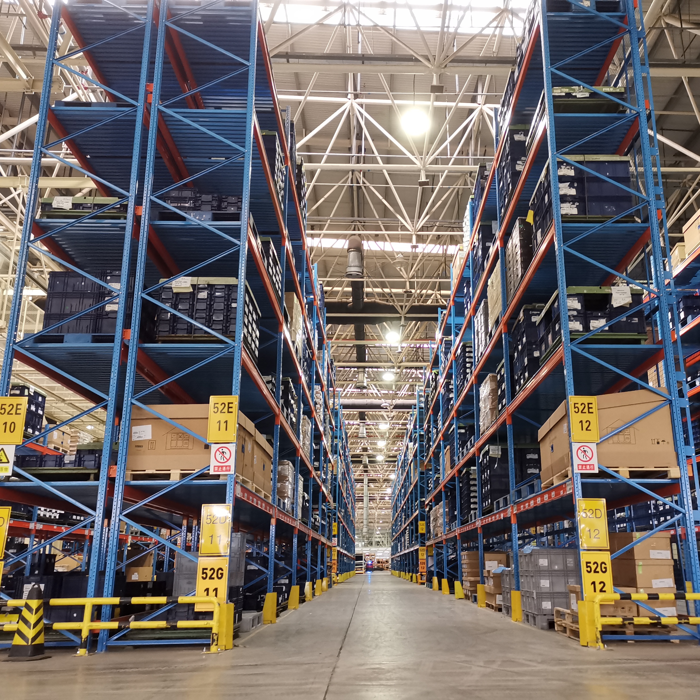 Customized Industrial Pallet Racks Beams Adjustable Steel Metal Heavy Duty Selective Pallet Racking System For Warehouse Storage