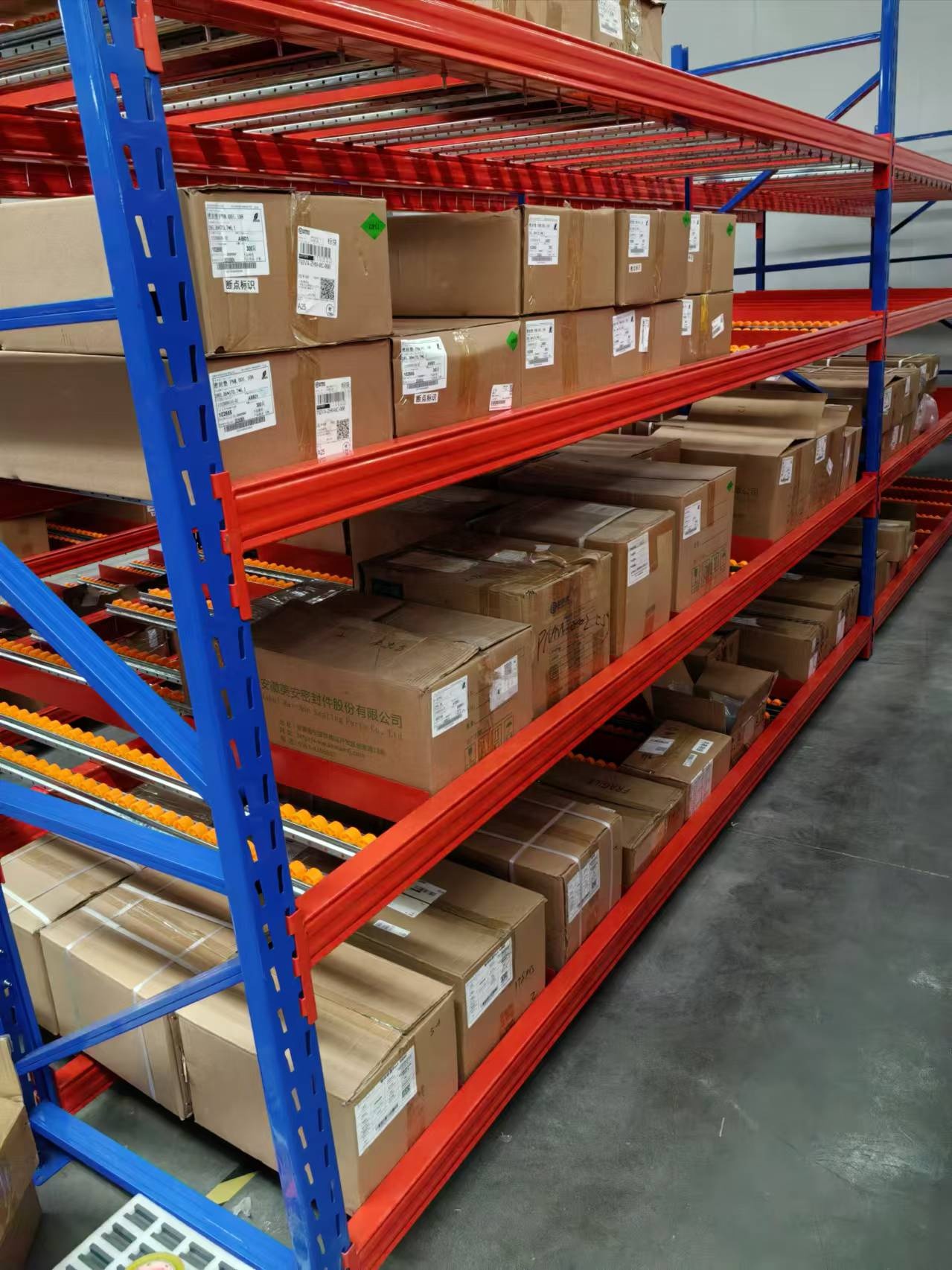 Wholesale Customized Q235B Steel Selective Warehouse Storage Gravity Carton Flow Racking Roller Rack Stacking Racks Shelves