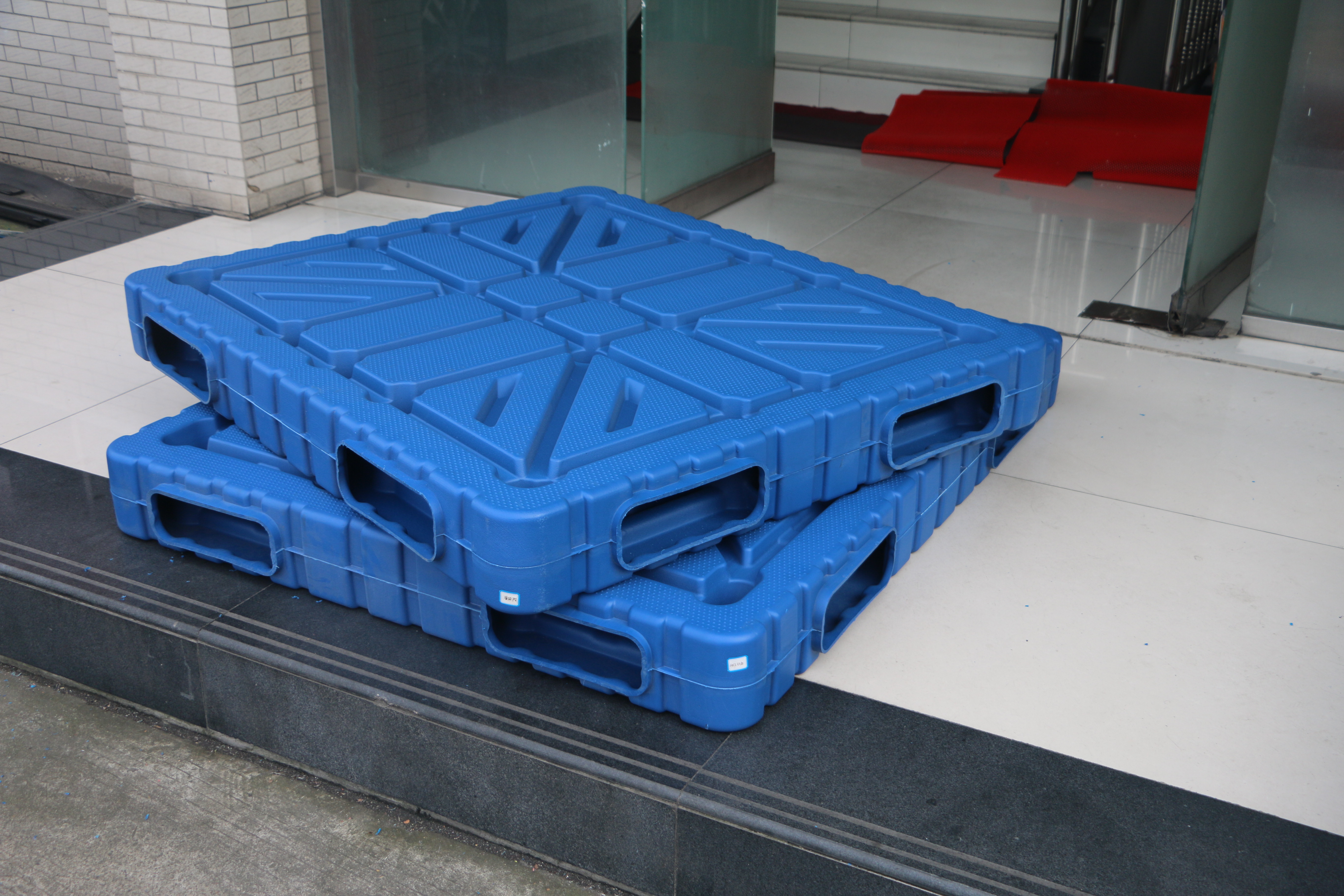 NEXARA High Quality 1210*1200*150mm One-Piece Blow Molding Euro Pallet Heavy Duty Warehouse Storage Pallet Rack Solution