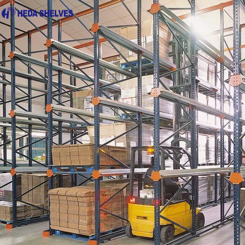 Hydraulic load capacity test on pallet rack beams
