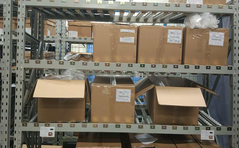 Pallet Flow Racking System Steel Shelf with Roller Tracks Warehouse Rack