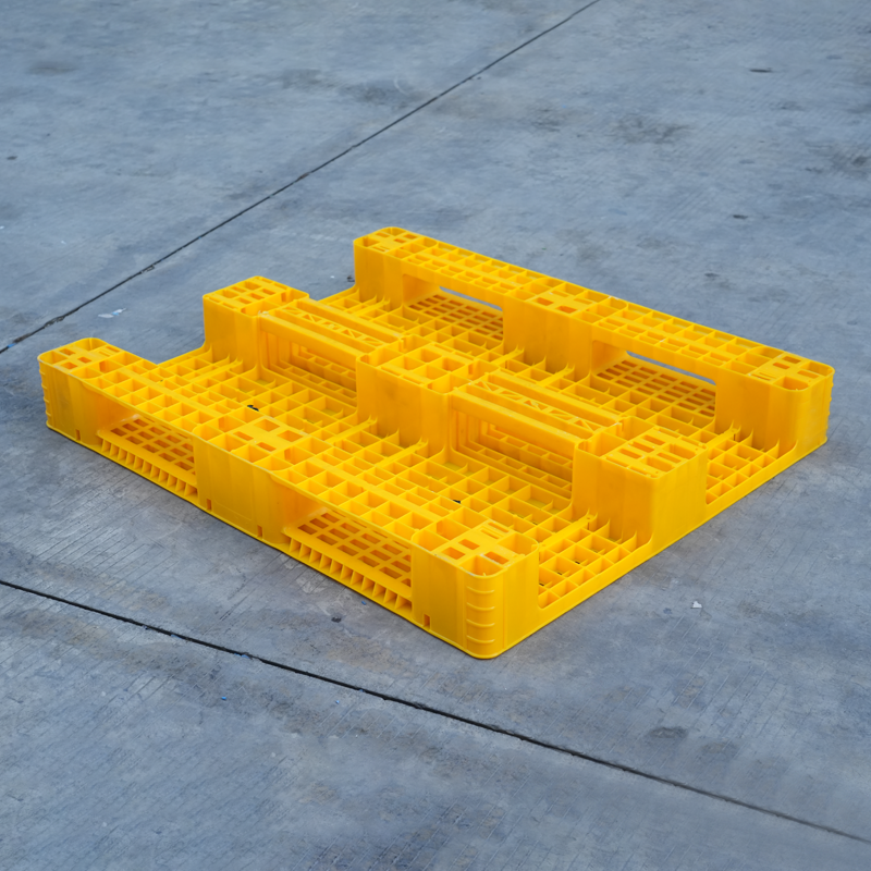Stackable Industrial HDPE Euro Steel Reinforced 3 Runners Heavy Duty Reversible Hygiene Solid Deck Racking Forklift 4 Way Pallet