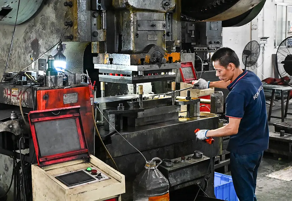 Steel shearing and CNC cutting station