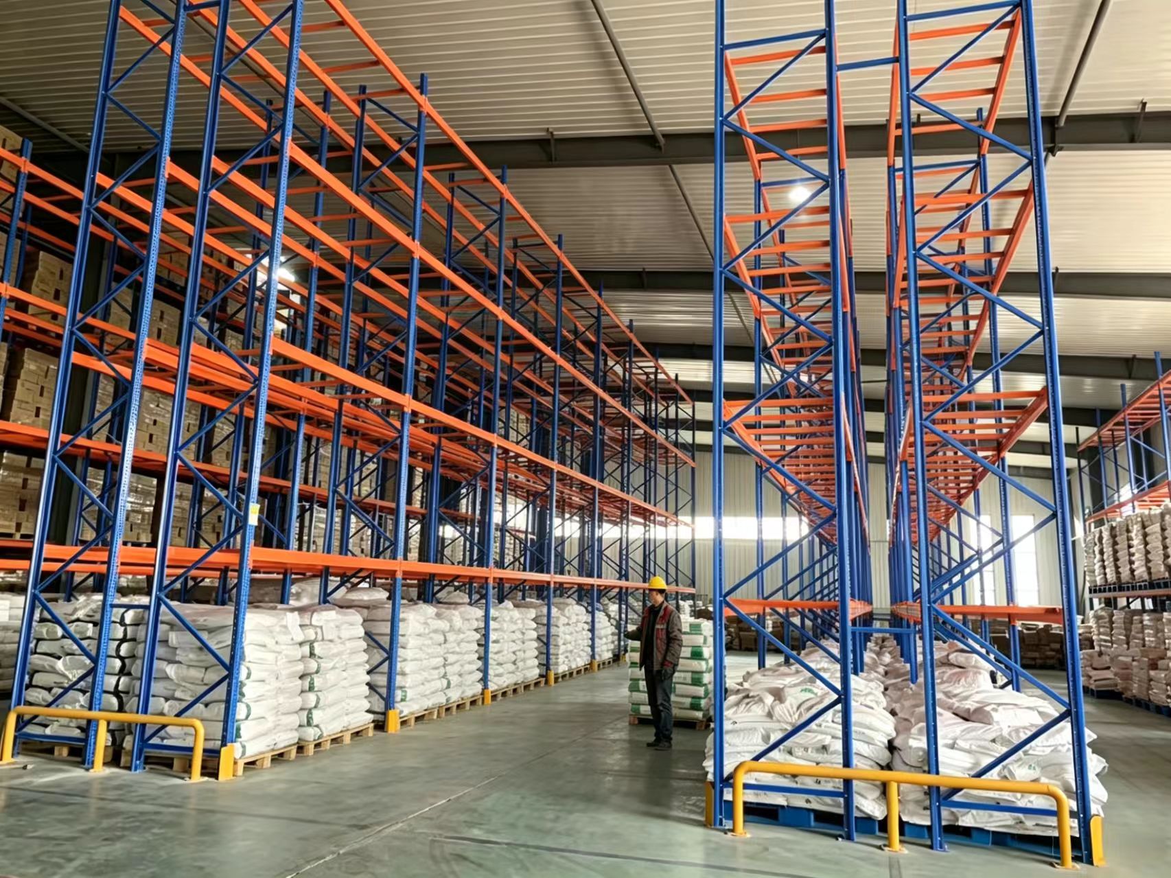 Heavy Duty Steel Selective Pallet Rack Powder Coated For Warehouse Palletized Goods Storage